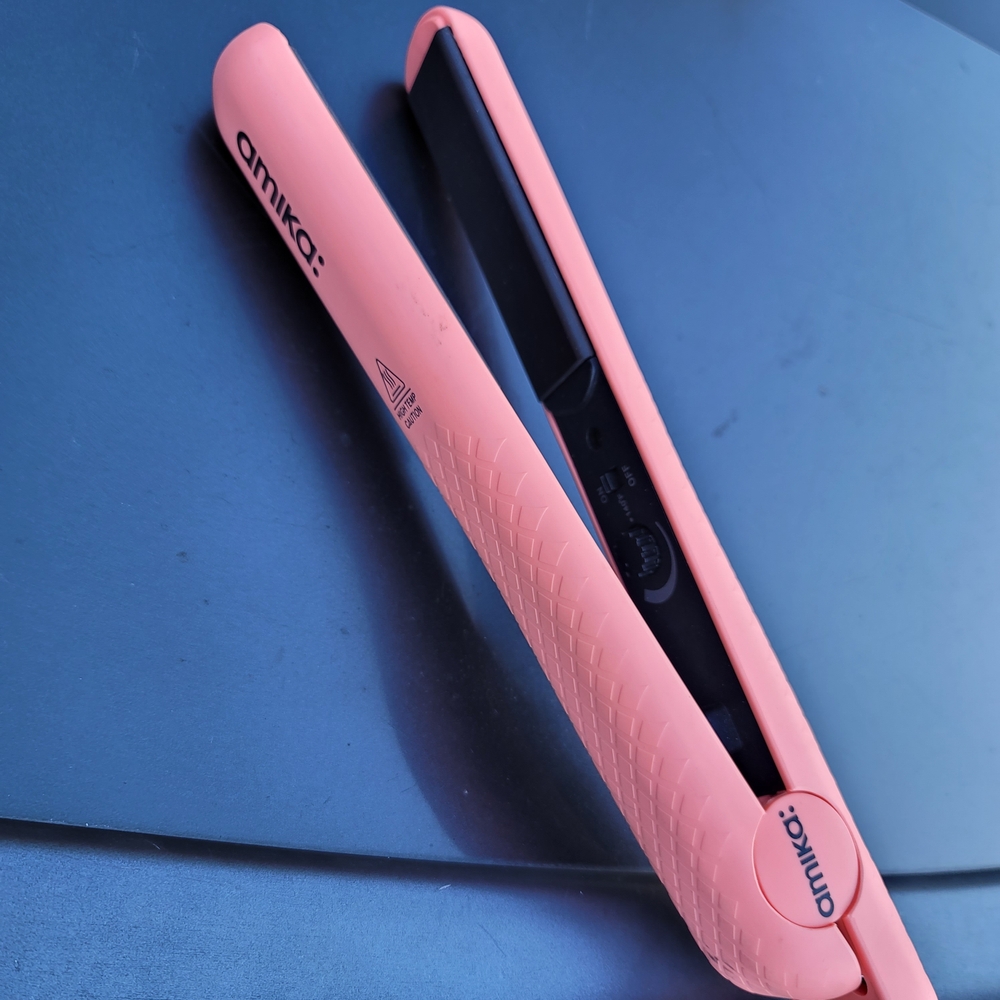 Amika Pink Hair Straightener